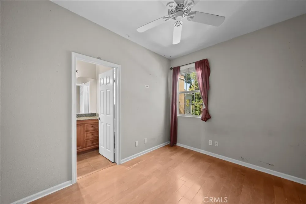 24014 Bridgeport Lane #42 Valencia, CA 91355