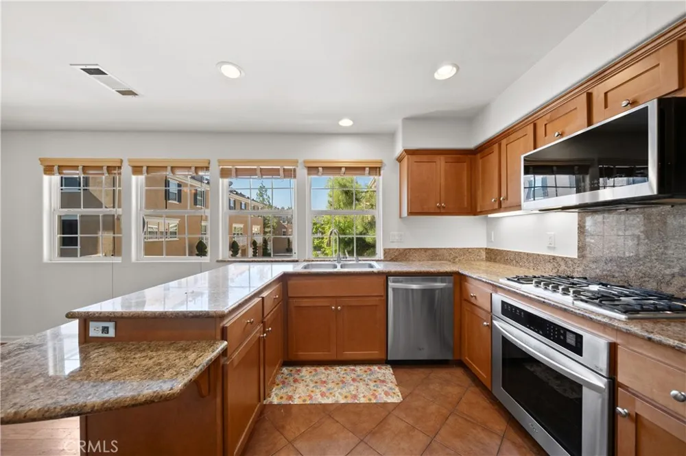 24014 Bridgeport Lane #42 Valencia, CA 91355