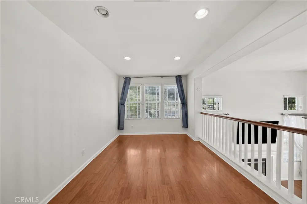 24014 Bridgeport Lane #42 Valencia, CA 91355