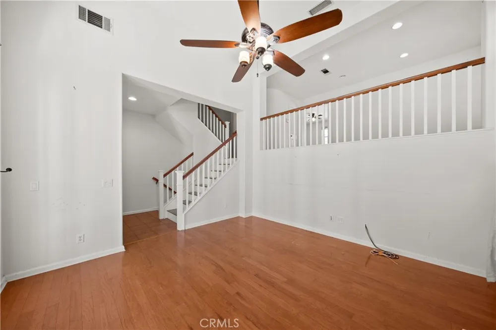 24014 Bridgeport Lane #42 Valencia, CA 91355