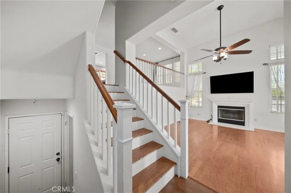 24014 Bridgeport Lane #42 Valencia, CA 91355