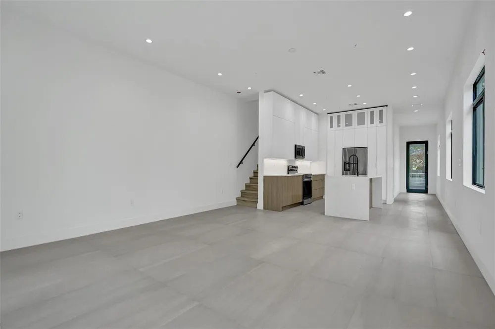 606 SW 7TH AVENUE Fort Lauderdale, FL 33315