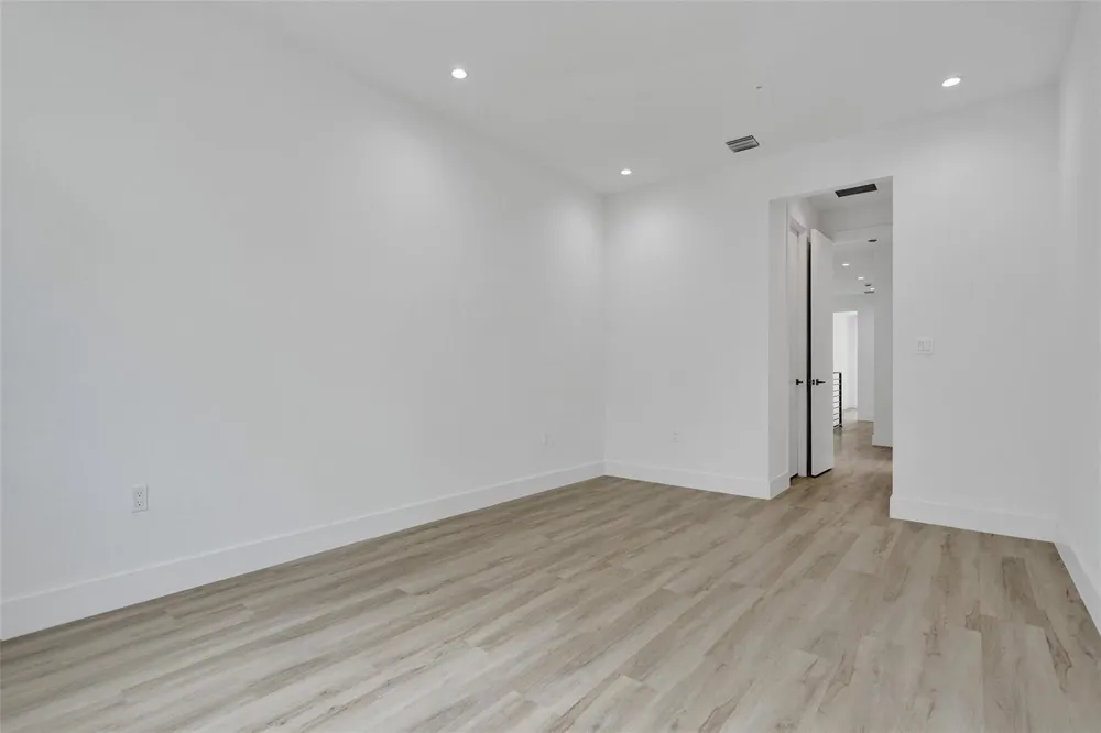 606 SW 7TH AVENUE Fort Lauderdale, FL 33315