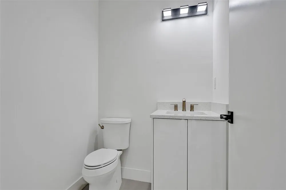 606 SW 7TH AVENUE Fort Lauderdale, FL 33315