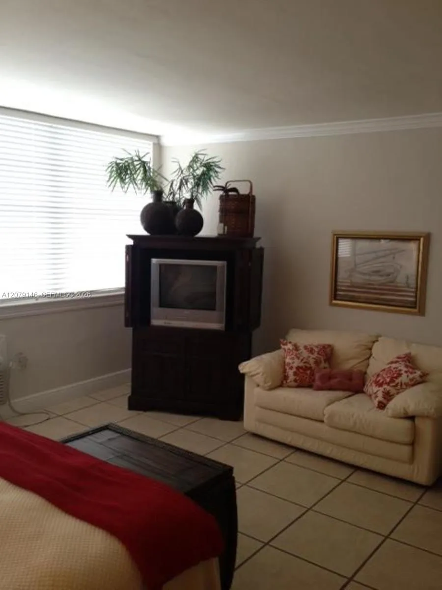 5313 COLLINS AV #710 Miami Beach, FL 33140