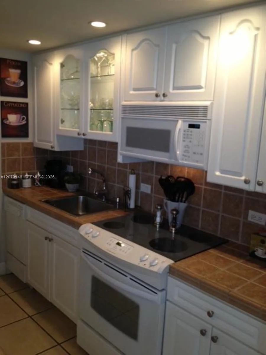 5313 COLLINS AV #710 Miami Beach, FL 33140