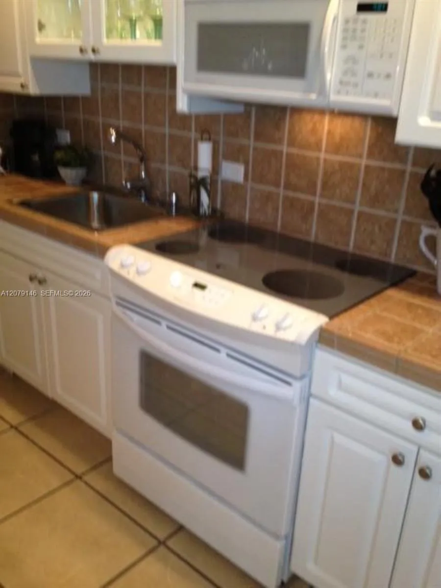5313 COLLINS AV #710 Miami Beach, FL 33140
