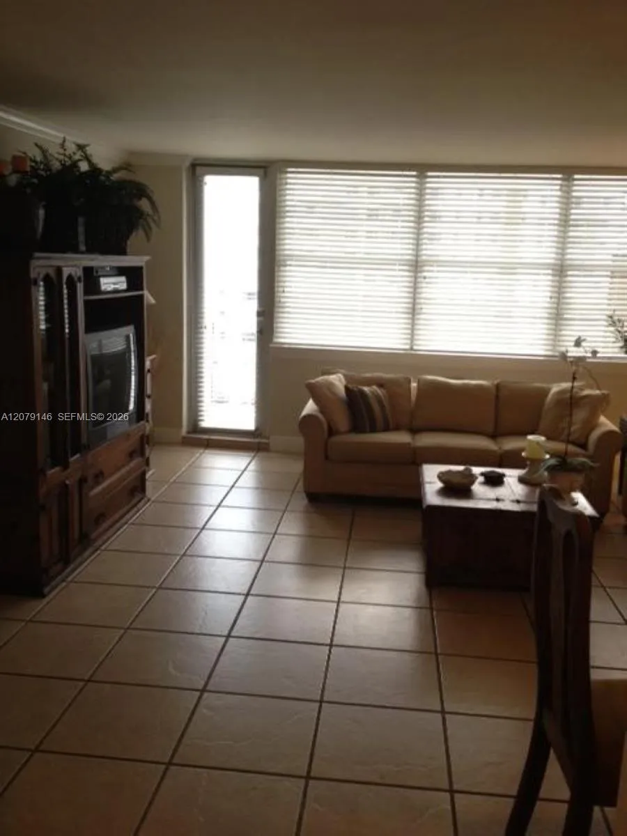 5313 COLLINS AV #710 Miami Beach, FL 33140