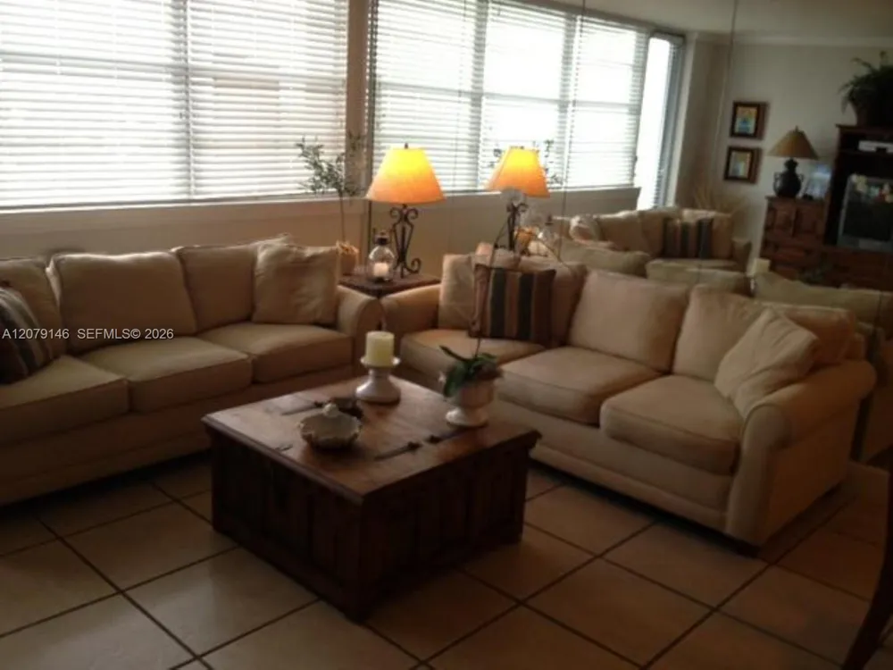 5313 COLLINS AV #710 Miami Beach, FL 33140