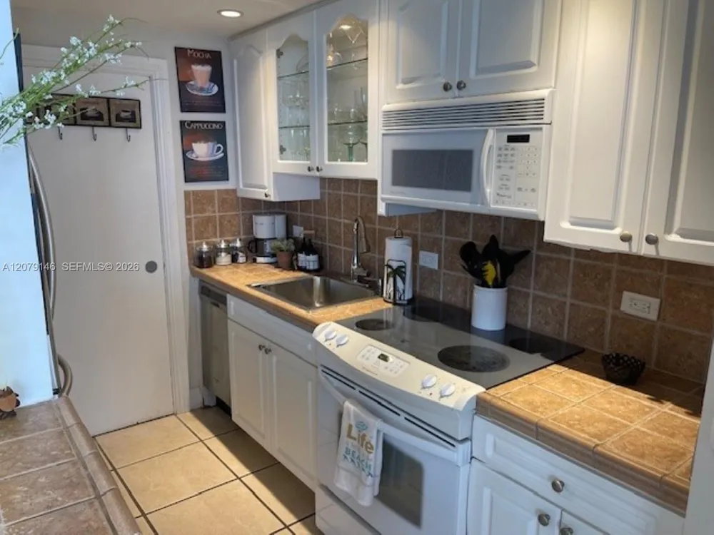 5313 COLLINS AV #710 Miami Beach, FL 33140