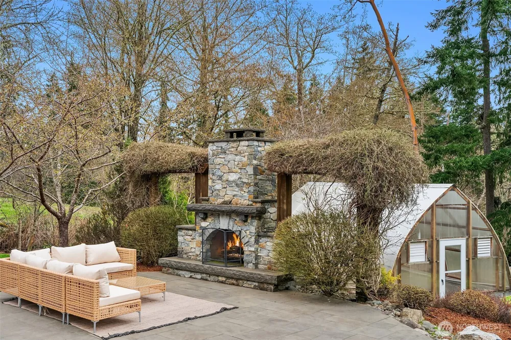 18106 115th Avenue SW Vashon, WA 98070