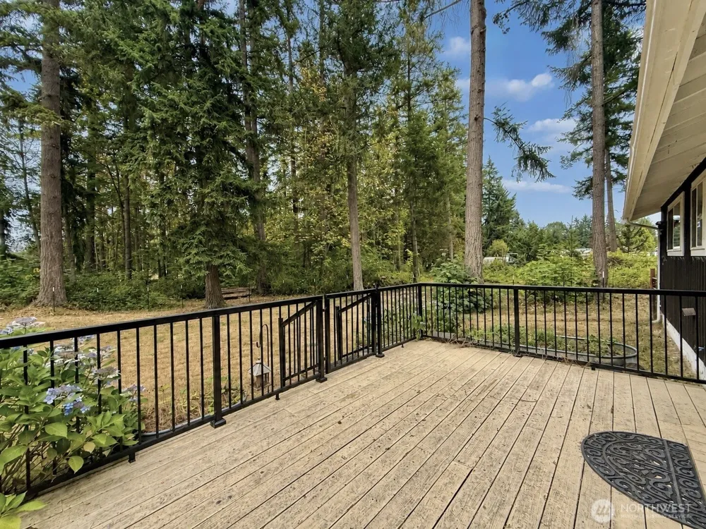 31719 41st Avenue E Eatonville, WA 98328