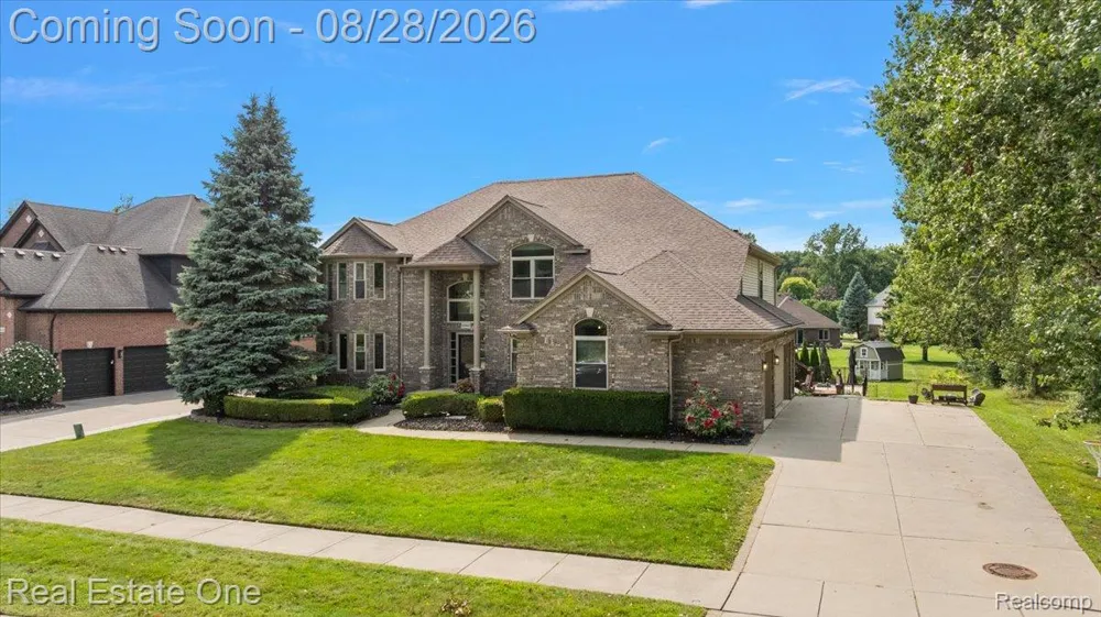 53883 Viar Drive Shelby Charter Township, MI 48315