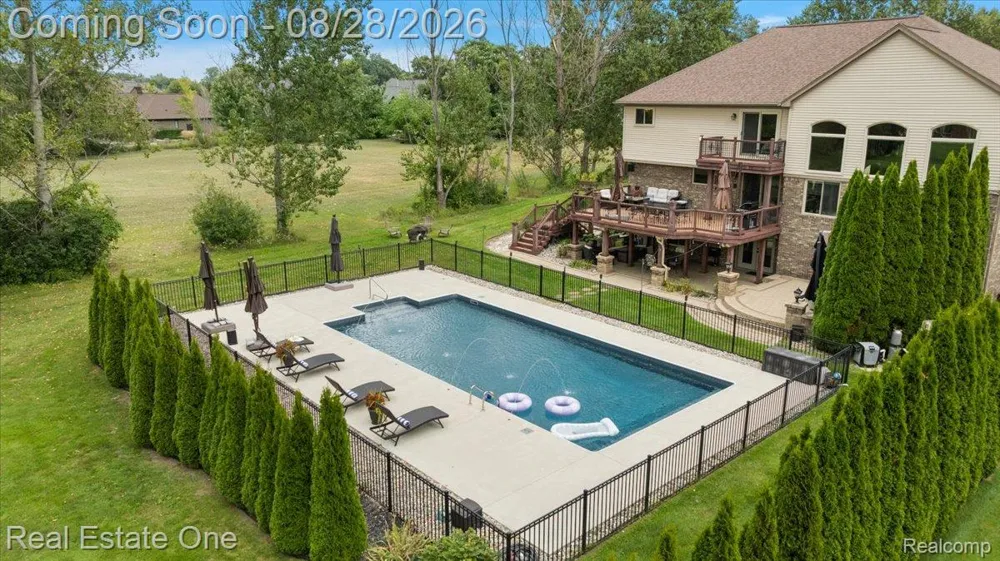 53883 Viar Drive Shelby Charter Township, MI 48315