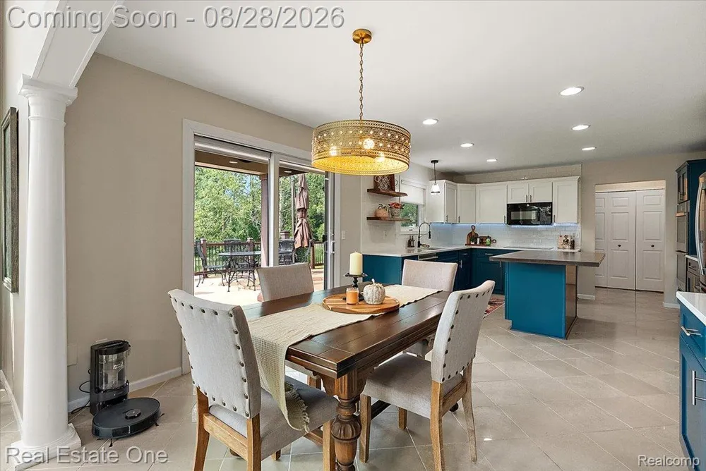 53883 Viar Drive Shelby Charter Township, MI 48315
