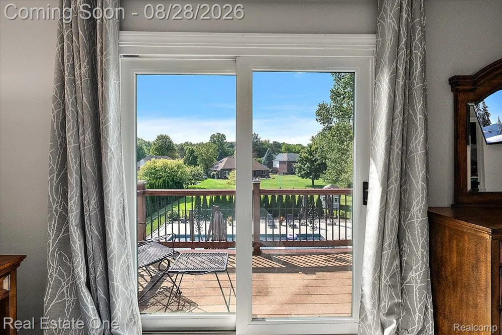 53883 Viar Drive Shelby Charter Township, MI 48315