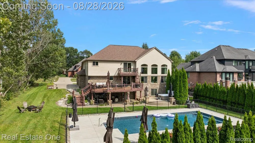 53883 Viar Drive Shelby Charter Township, MI 48315