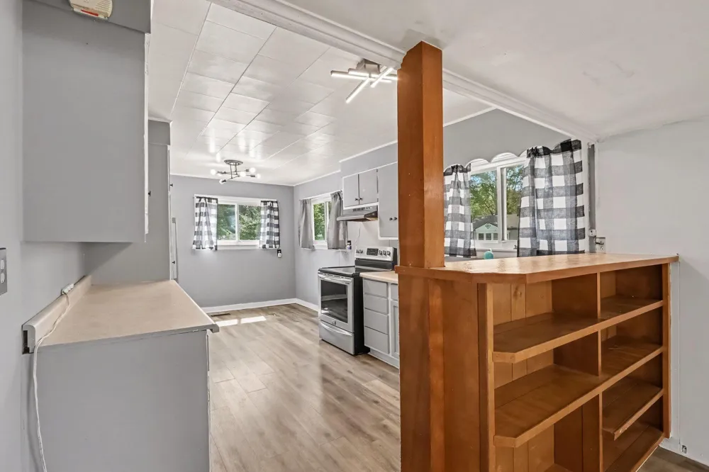 806 S Lincoln Avenue Three Rivers City, MI 49093