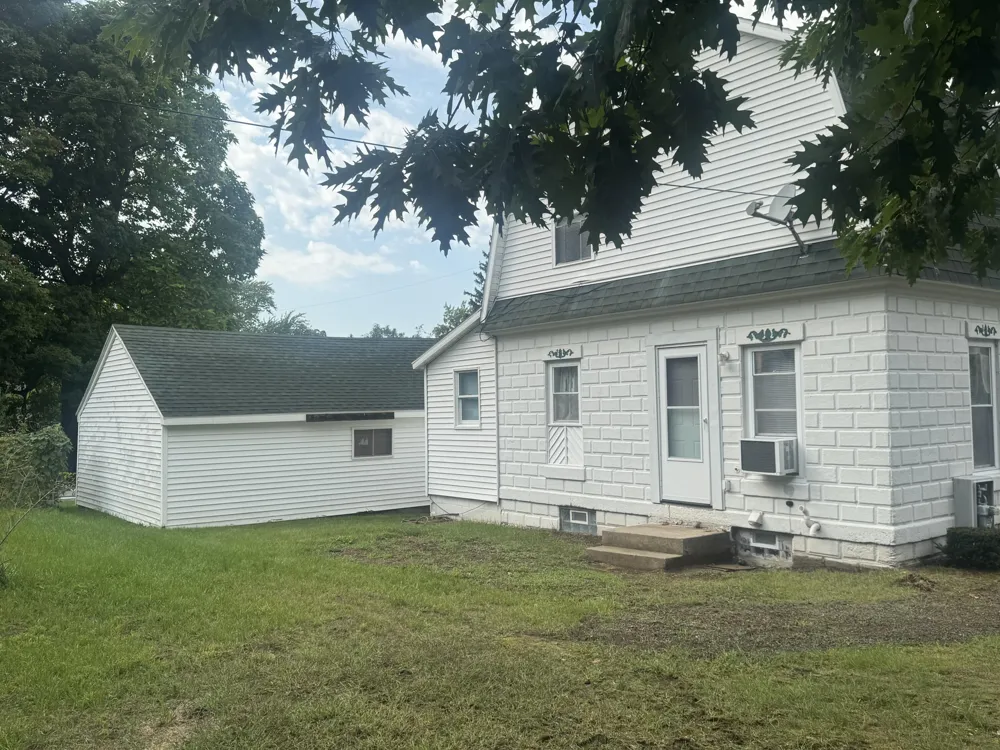 121 E Isabelle Street Belding City, MI 48809