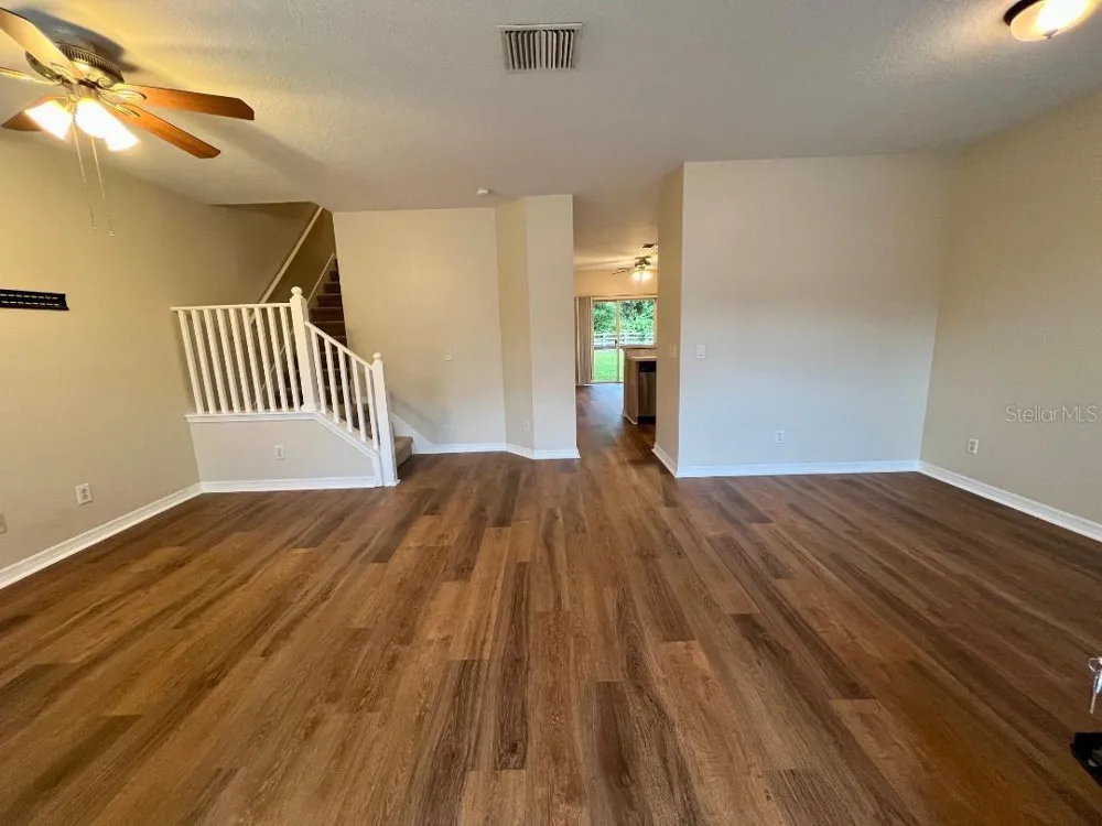 30202 SWINFORD LANE Wesley Chapel, FL 33543