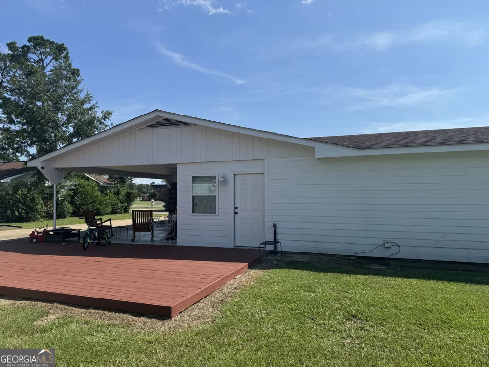 76 Burkett's Ferry RD Hazlehurst, GA 31539