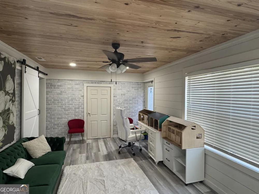 76 Burkett's Ferry RD Hazlehurst, GA 31539