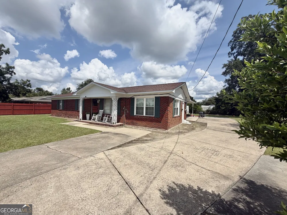 76 Burkett's Ferry RD Hazlehurst, GA 31539