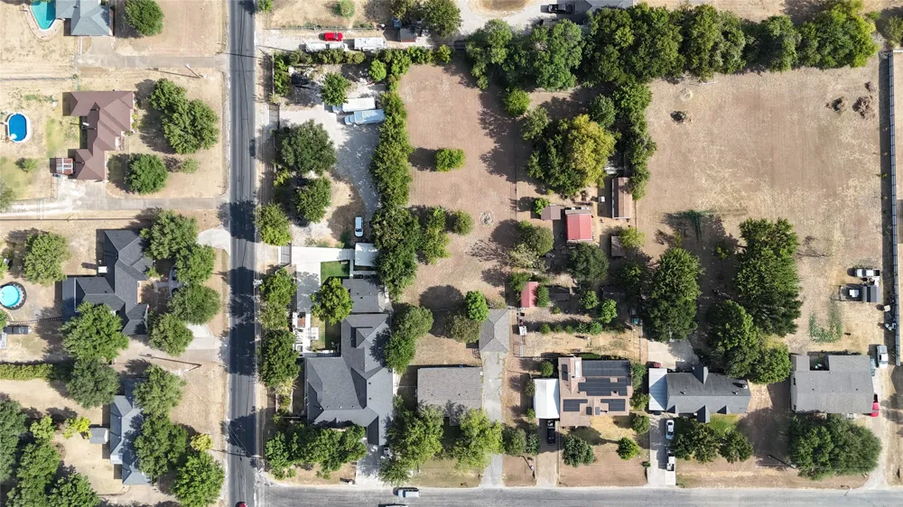 804 Preston Road Red Oak, TX 75154