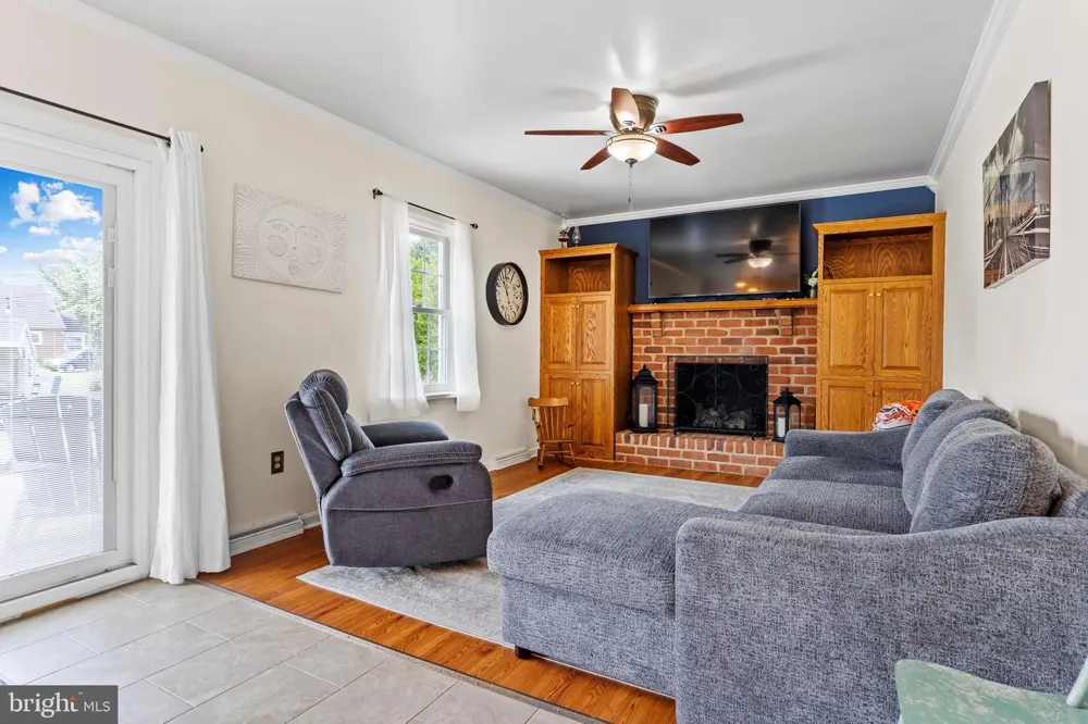 116 GREENBRIAR LANE Dillsburg, PA 17019