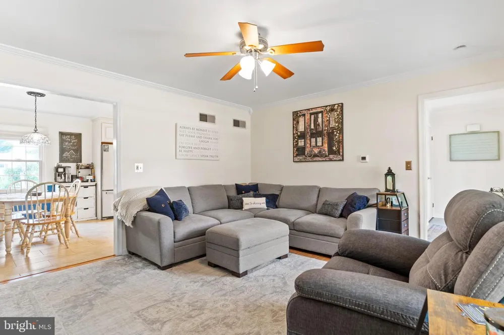 116 GREENBRIAR LANE Dillsburg, PA 17019