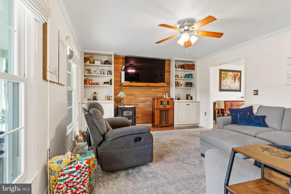 116 GREENBRIAR LANE Dillsburg, PA 17019