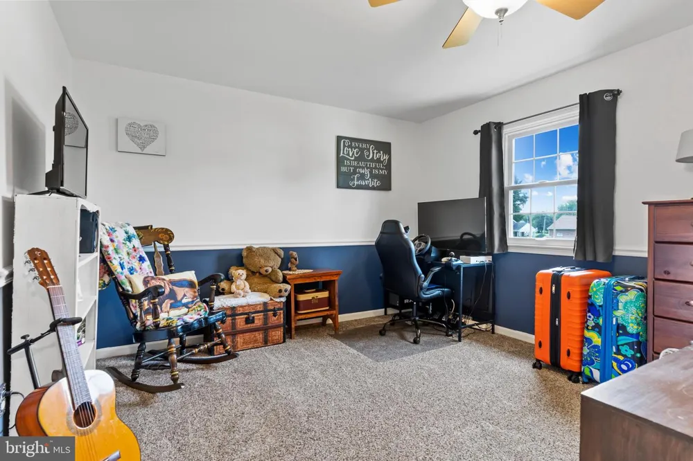 116 GREENBRIAR LANE Dillsburg, PA 17019