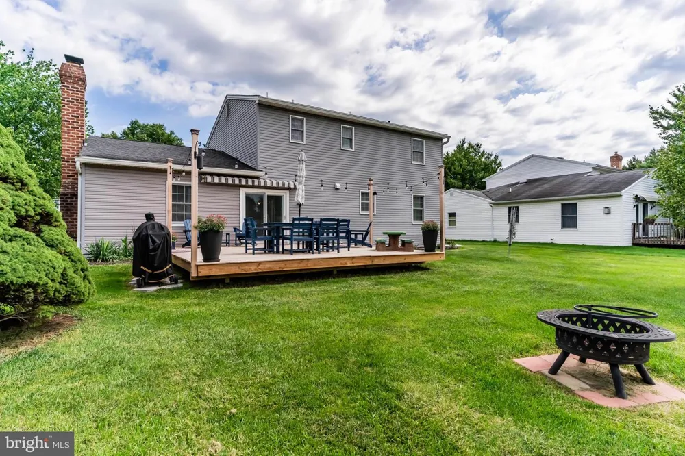 116 GREENBRIAR LANE Dillsburg, PA 17019