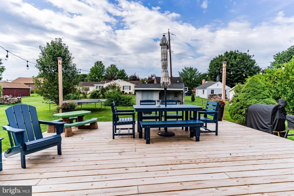 116 GREENBRIAR LANE Dillsburg, PA 17019