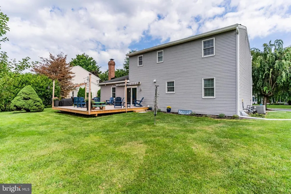 116 GREENBRIAR LANE Dillsburg, PA 17019