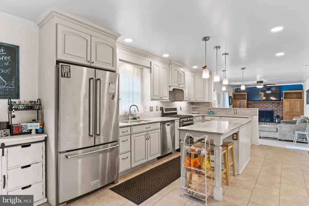 116 GREENBRIAR LANE Dillsburg, PA 17019