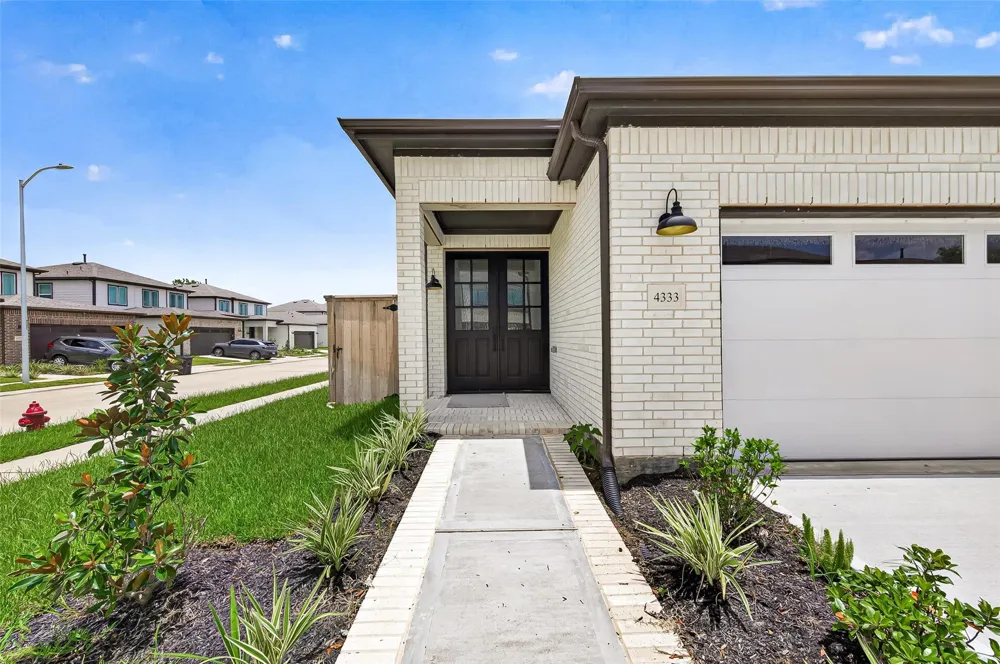 4333 Avron Drive Stafford, TX 77477