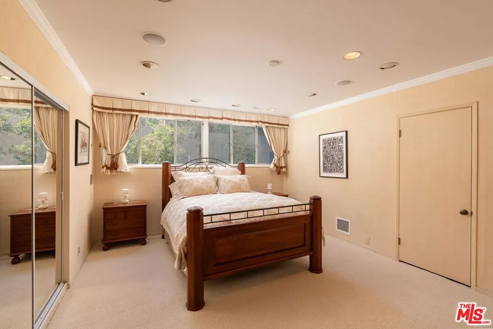 521 Rexford Drive Beverly Hills, CA 90210