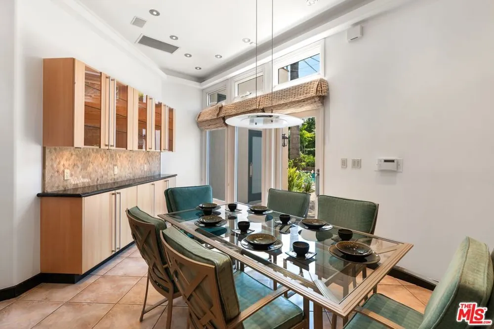 521 Rexford Drive Beverly Hills, CA 90210