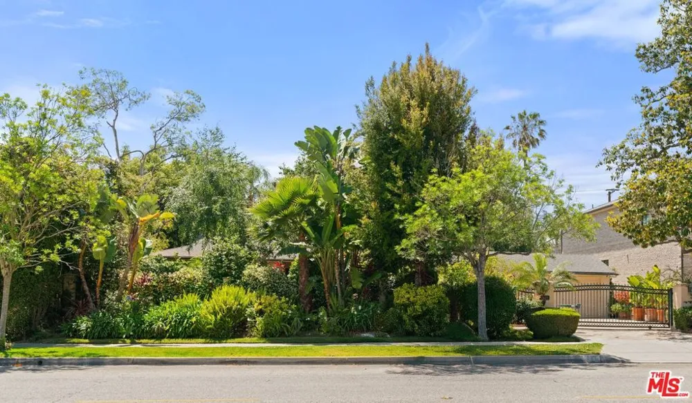 521 Rexford Drive Beverly Hills, CA 90210