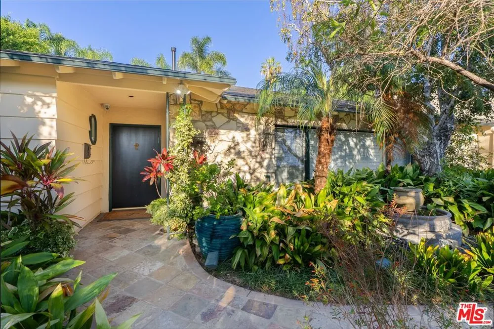 521 Rexford Drive Beverly Hills, CA 90210