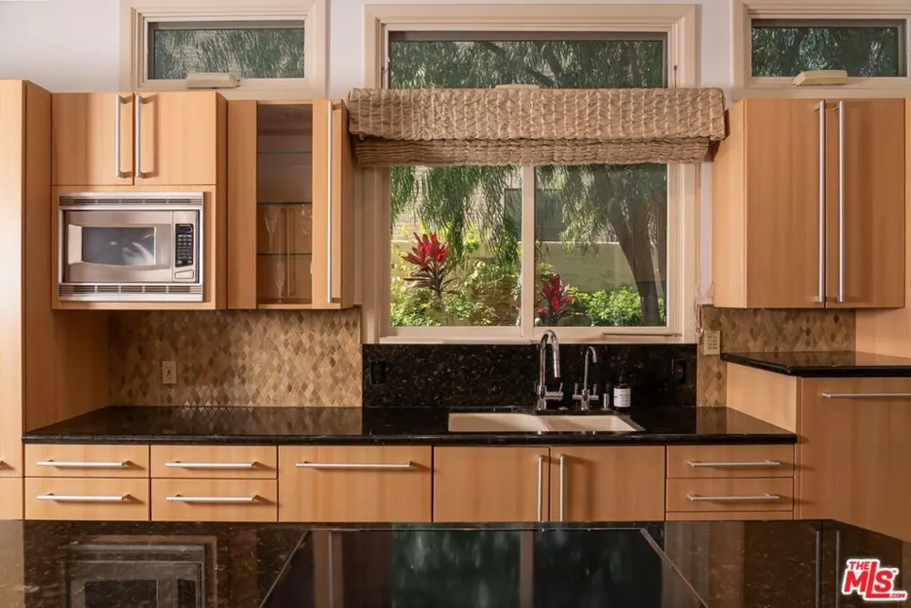 521 Rexford Drive Beverly Hills, CA 90210