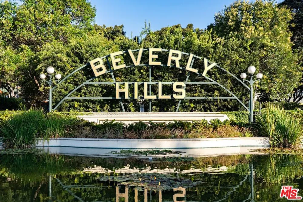 521 Rexford Drive Beverly Hills, CA 90210