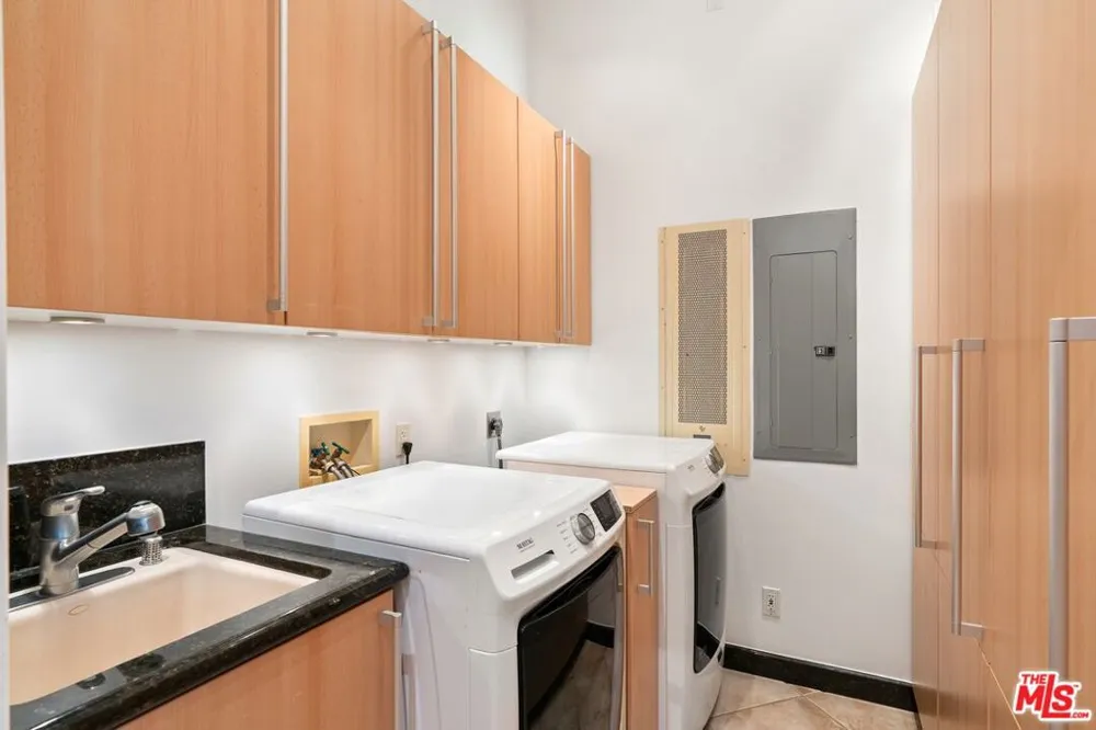 521 Rexford Drive Beverly Hills, CA 90210