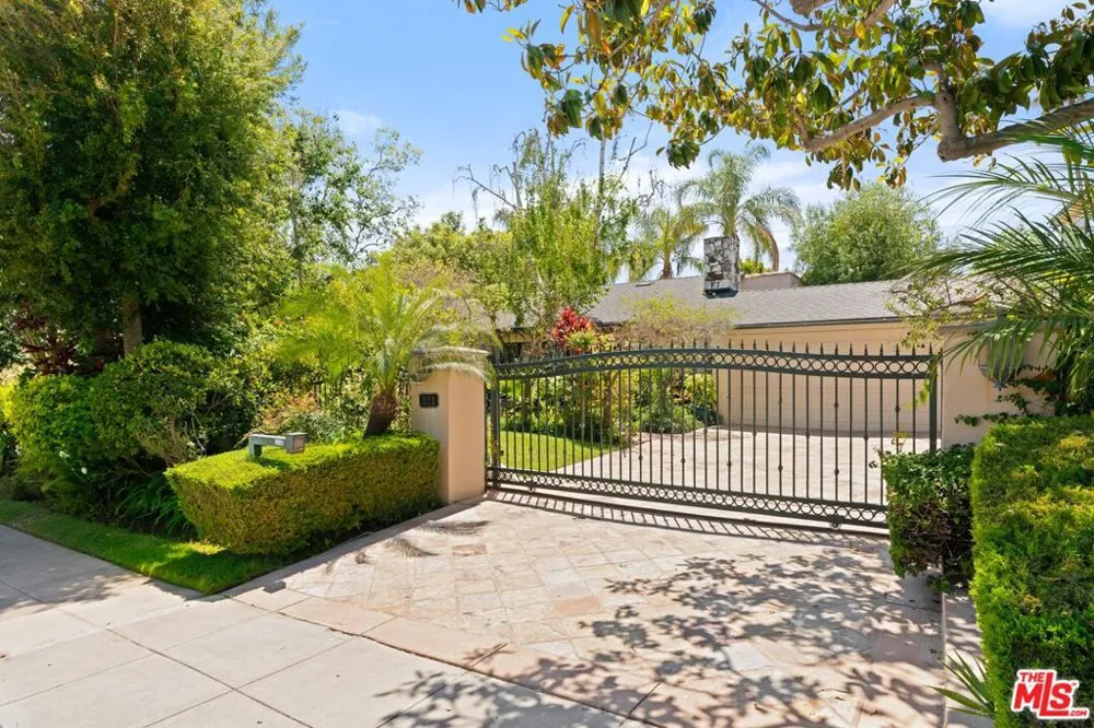 521 Rexford Drive Beverly Hills, CA 90210