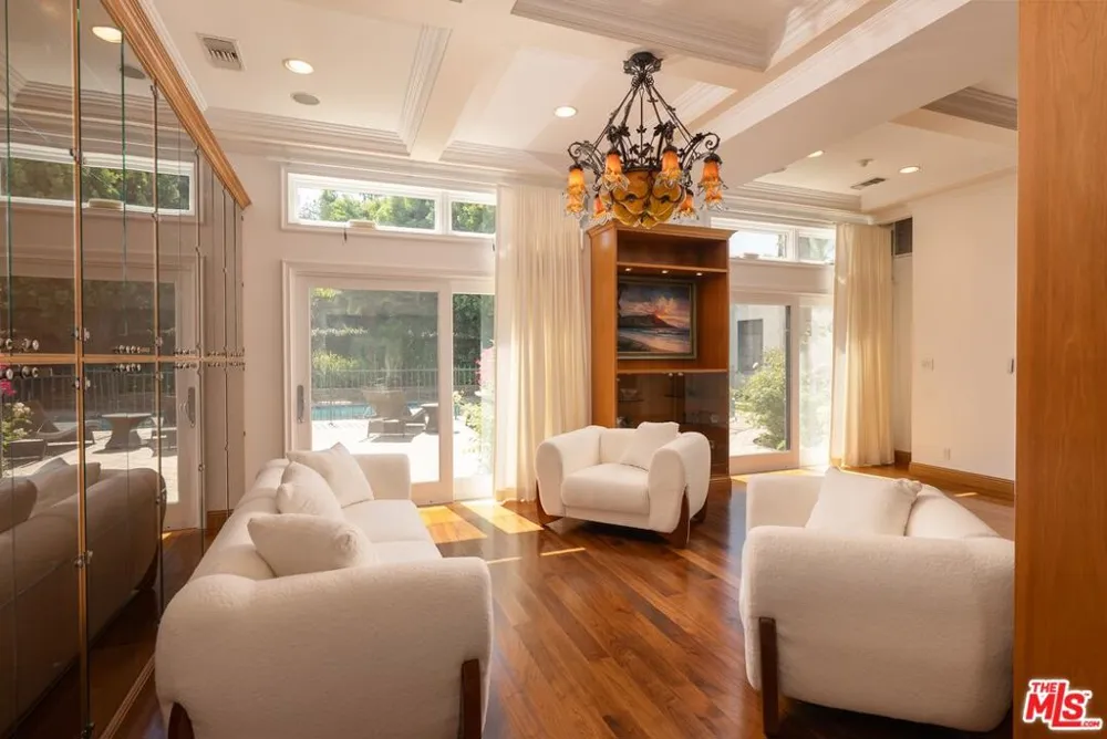 521 Rexford Drive Beverly Hills, CA 90210