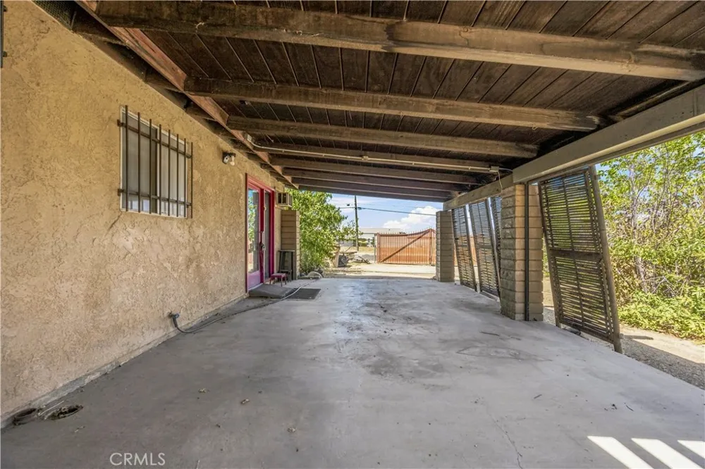 11273 Hesperia Road Hesperia, CA 92345