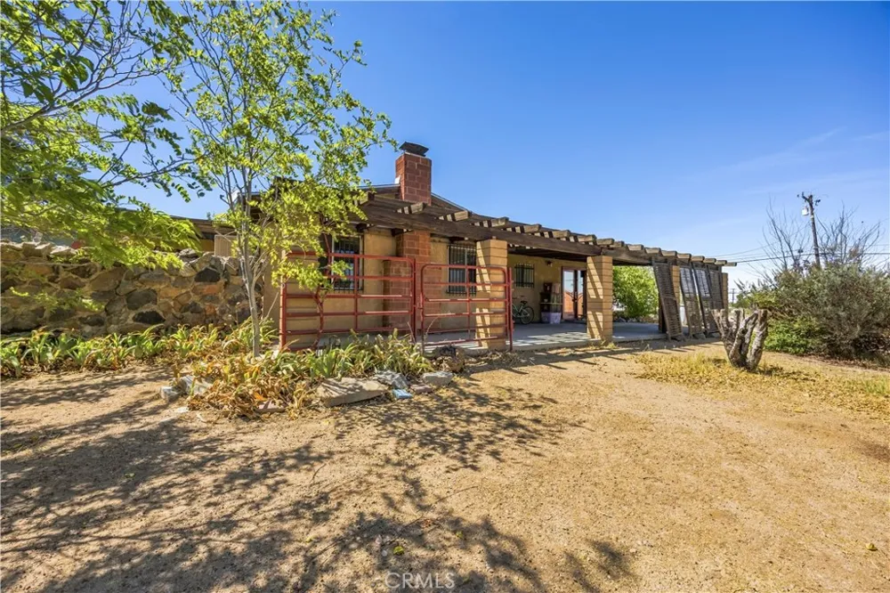 11273 Hesperia Road Hesperia, CA 92345