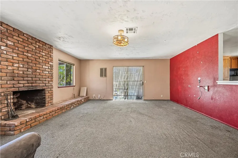11273 Hesperia Road Hesperia, CA 92345