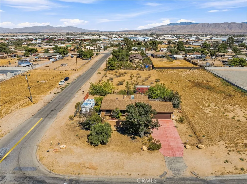 11273 Hesperia Road Hesperia, CA 92345